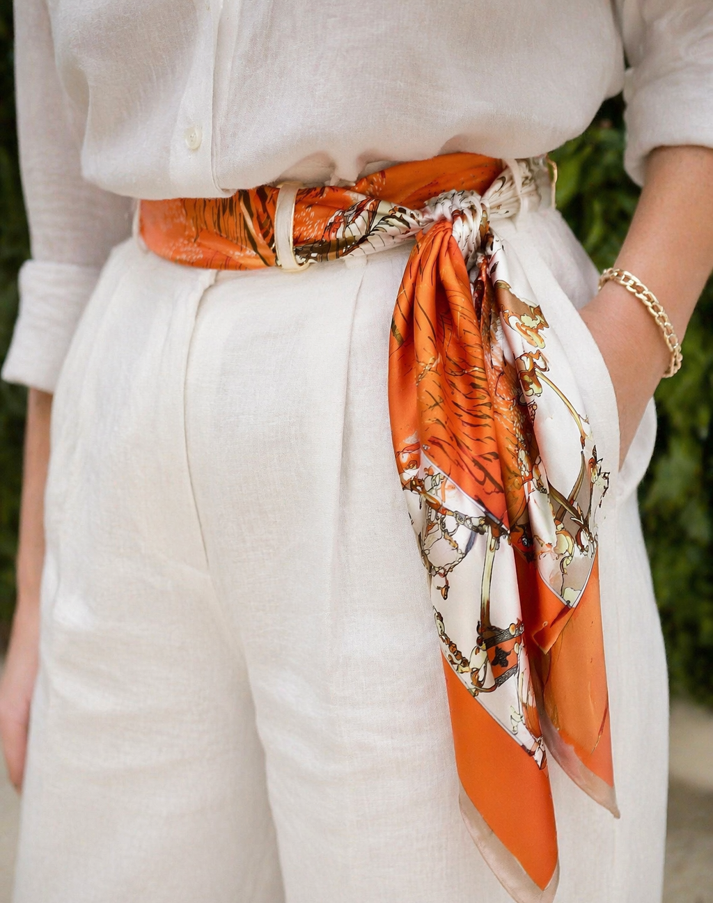 Printed Satin-Feel Square Scarf  70 x 70 cm